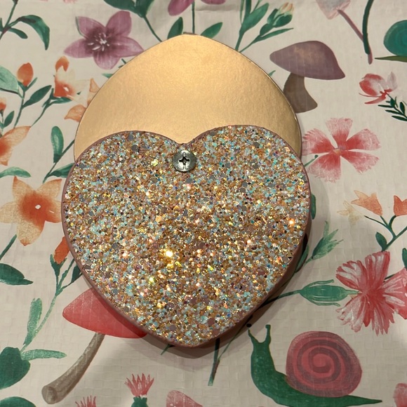 Heart Shaped Peachy Blush NIB - Picture 3 of 16